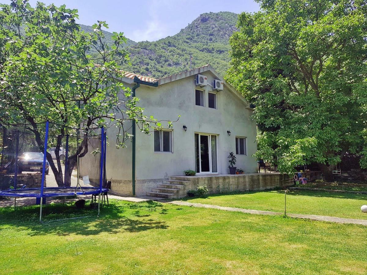 Vacation Home Naluka Donji Morinj Extérieur photo