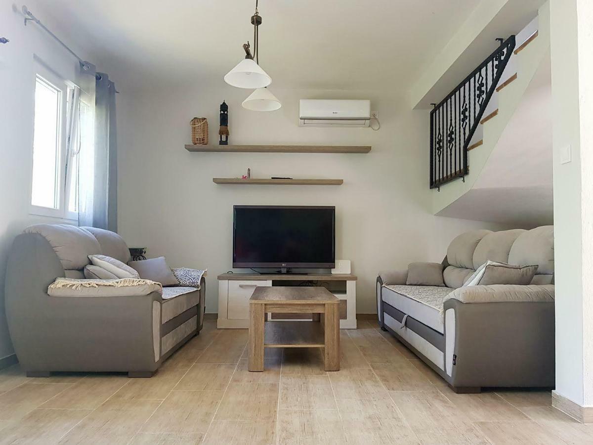 Vacation Home Naluka Donji Morinj Extérieur photo